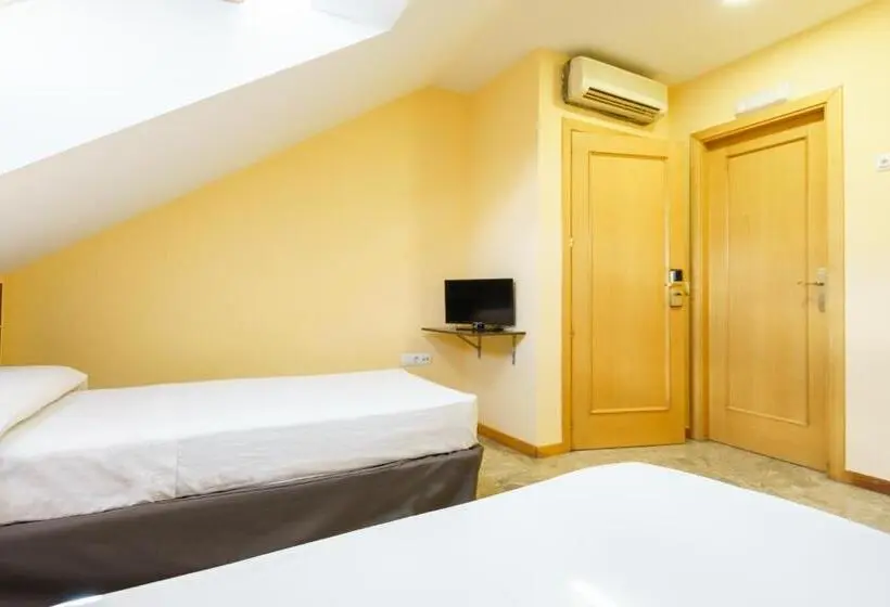 اتاق استاندارد با بالکن, Hostal Frasca By Vivere Stays