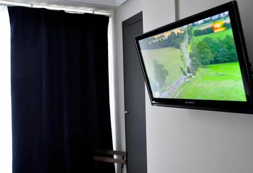 اتاق استاندارد سه نفره, Hostal La Rotonda