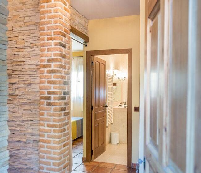 جناح جونيور, Hostal Restaurante Rijujama