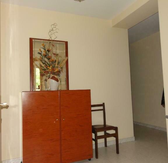 标准单人间, Pensión Monterredondo