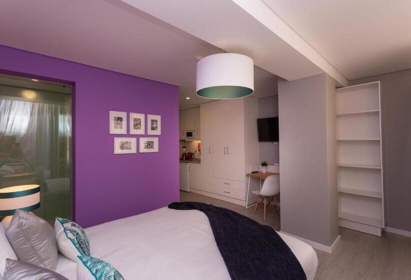 סטודיו סופריור, Chic Studios