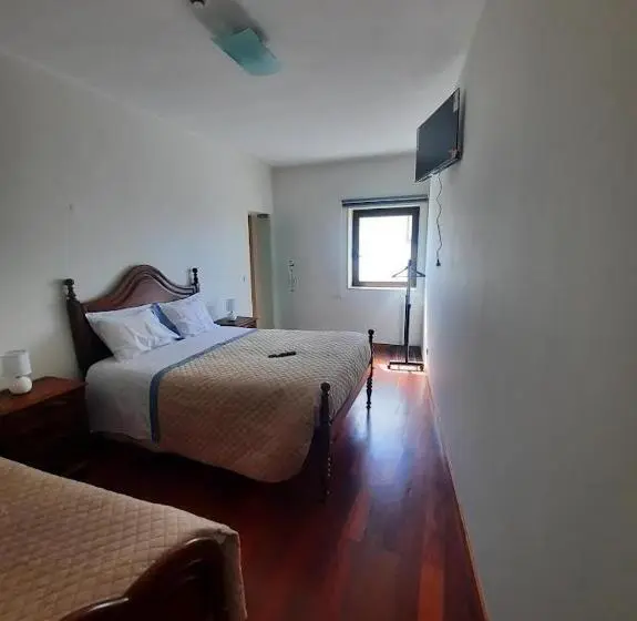 اتاق استاندارد سه نفره, Casa Velha