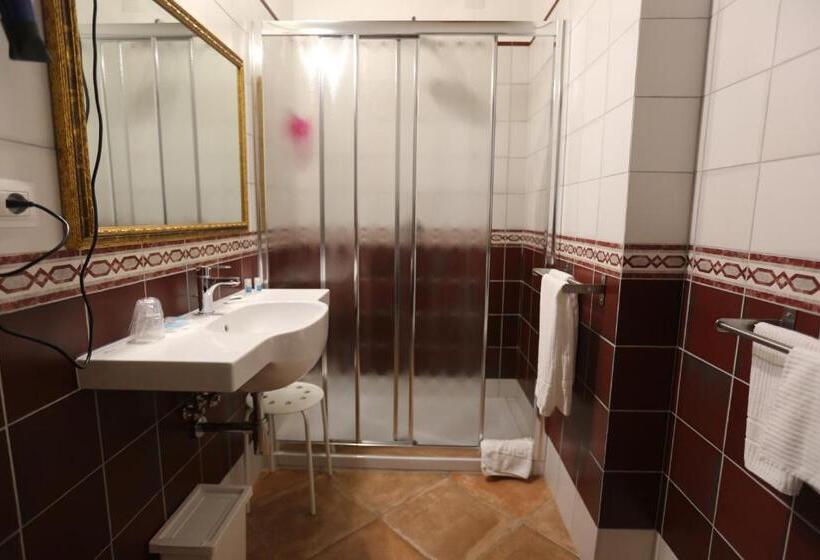 テラス付きスタンダードルーム, Agriturismo Ciociaro  Il Colle  Hotel Ristorante