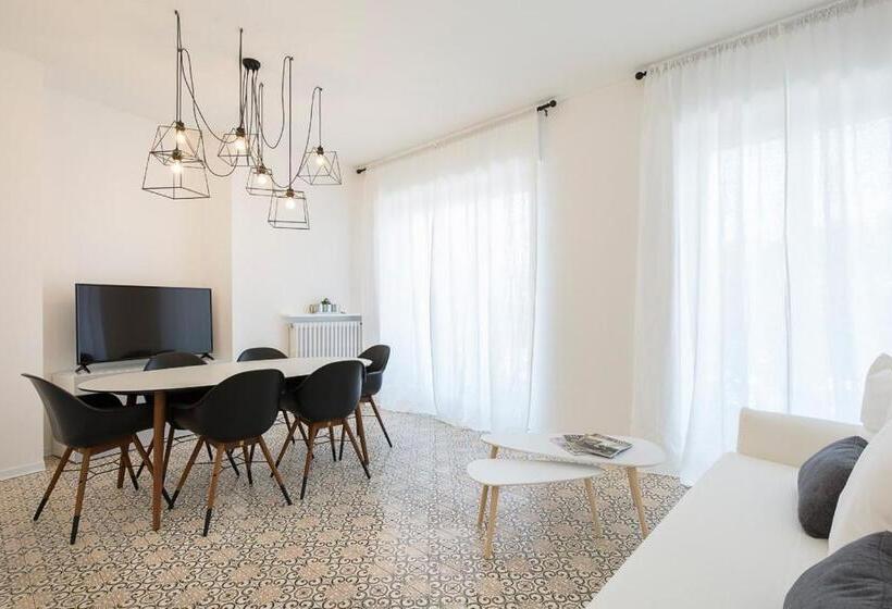 Апартаменты 2 Спальни, La Promenade By Impero House