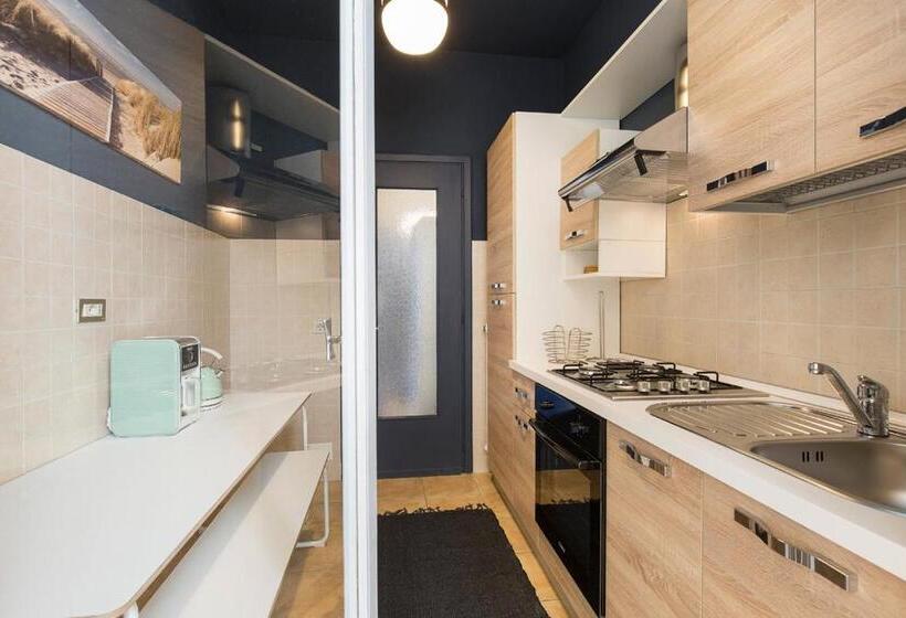 Апартаменты 2 Спальни, La Promenade By Impero House