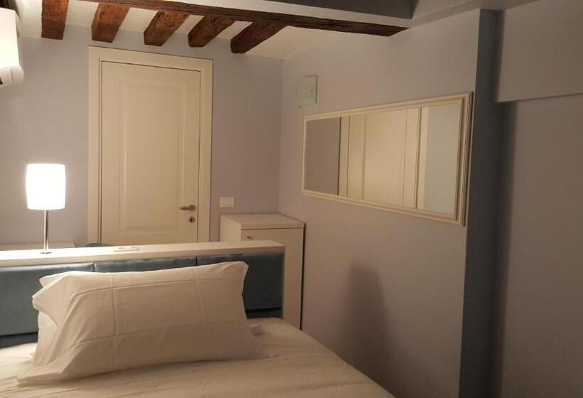 Economy Room, Maison D'elite Guest House