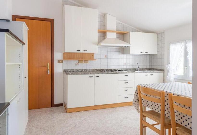 آپارتمان 1 خوابه با تراس, Margherita Family Apartments