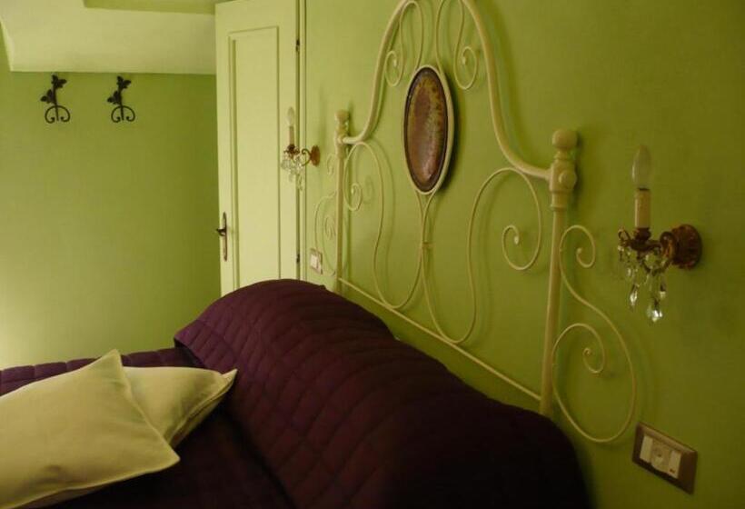 スーペリアールーム, La Pecora Nera