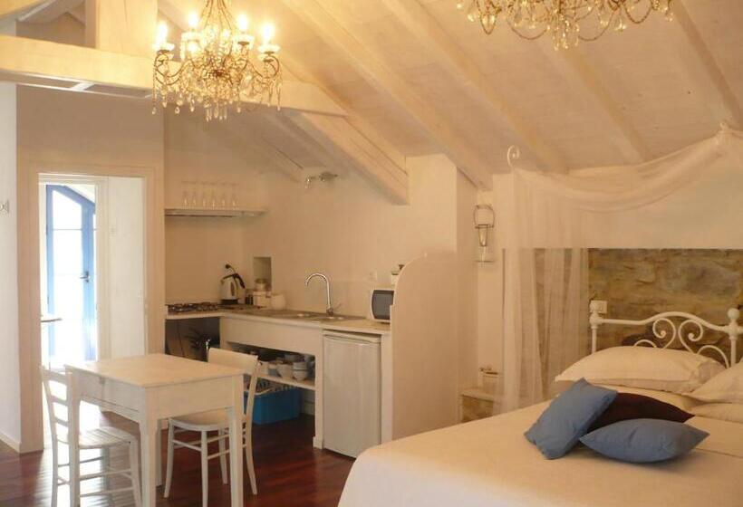 スタンダードスタジオ, La Pecora Nera