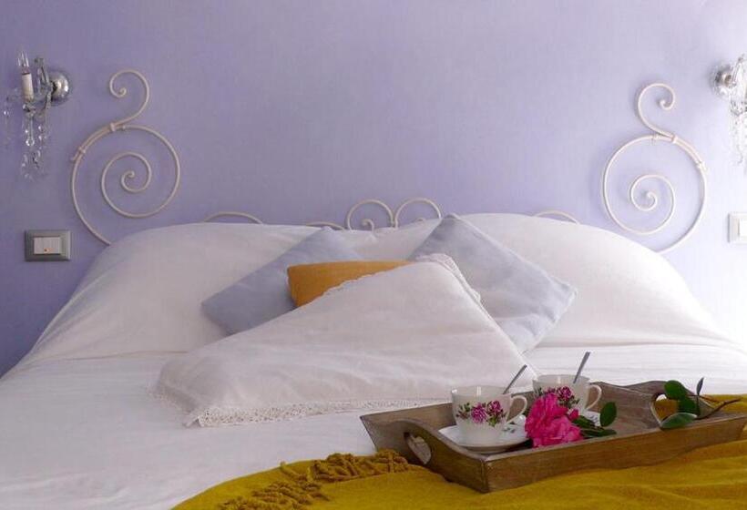 スタンダードルーム, La Pecora Nera