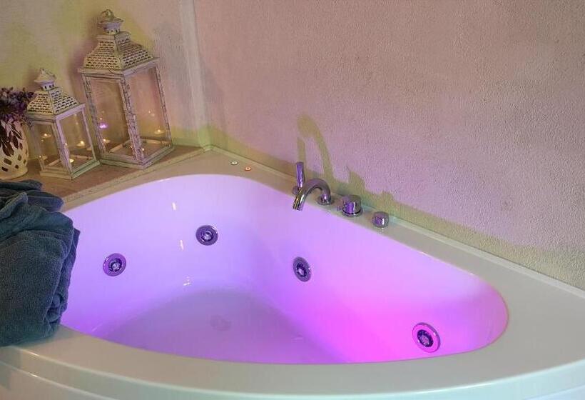 マウンテンビューファミリールーム, La Pecora Nera