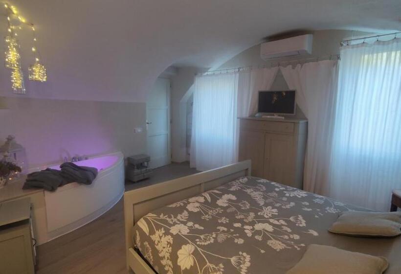 マウンテンビューファミリールーム, La Pecora Nera