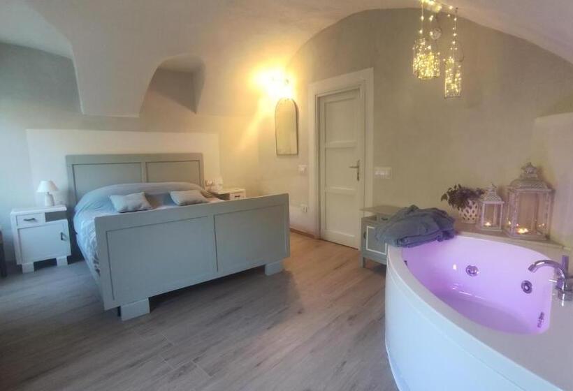 マウンテンビューファミリールーム, La Pecora Nera