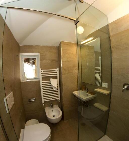 إستوديو قياسى, Residence Villa Ombrosa