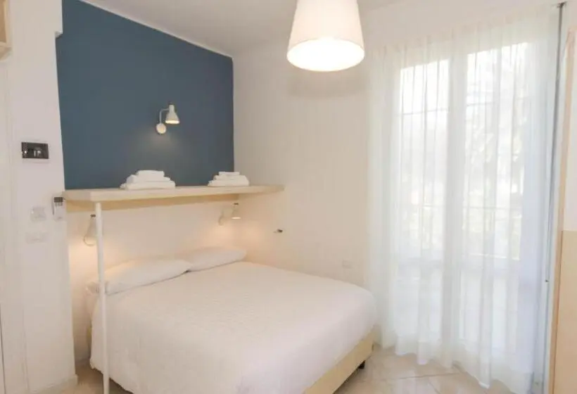 استودیوی استاندارد با چشم‌انداز دریا, Residence Villa Ombrosa