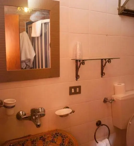 Standard Kolmen Hengen Huone, Agriturismo Fattoria Di Grenne