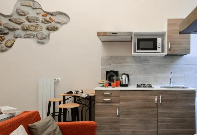 Standard Neljän Hengen Huone Parveke, Casa Scola Loano