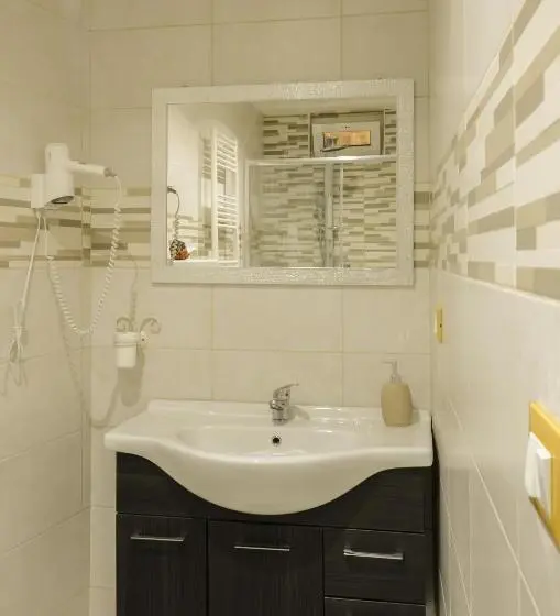 Standard Yhden Hengen Huone, Casa Scola Loano