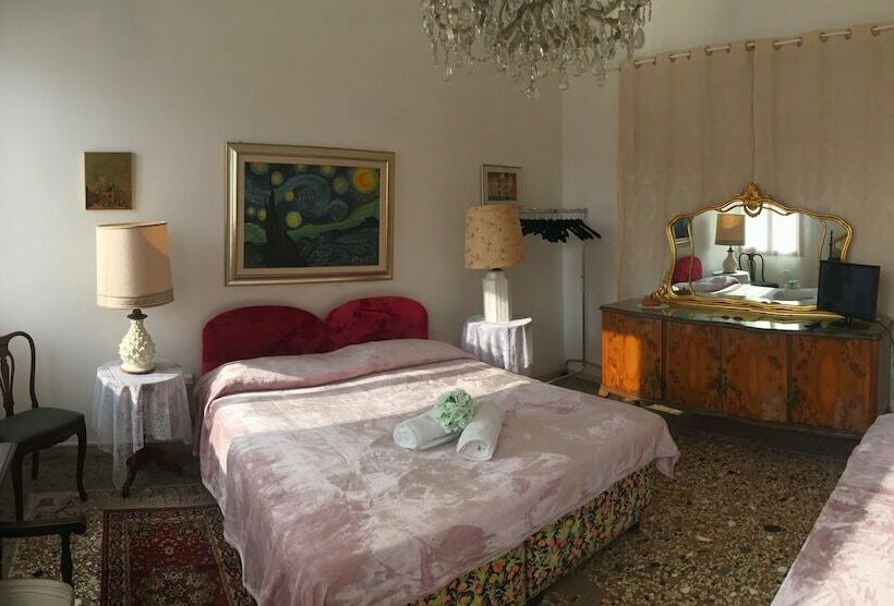 اتاق استاندارد با سرویس بهداشتی مشترک, Princess Guest House