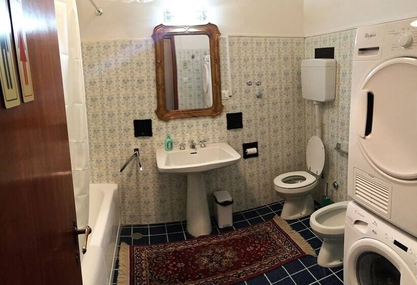 اتاق استاندارد با سرویس بهداشتی مشترک, Princess Guest House