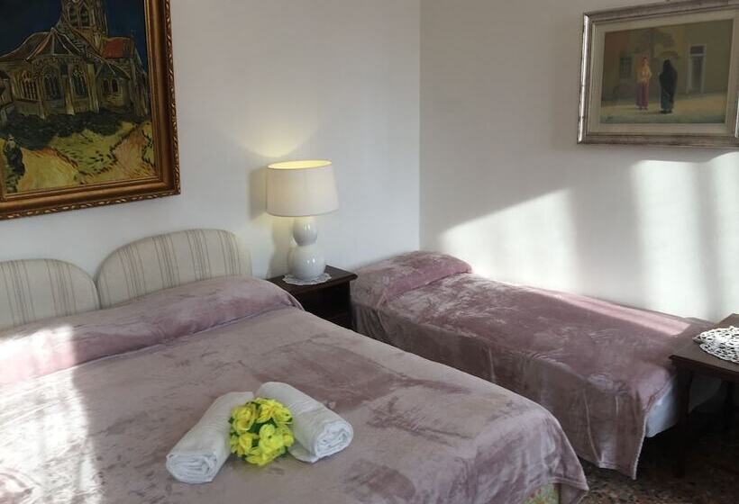 اتاق استاندارد با سرویس بهداشتی مشترک, Princess Guest House