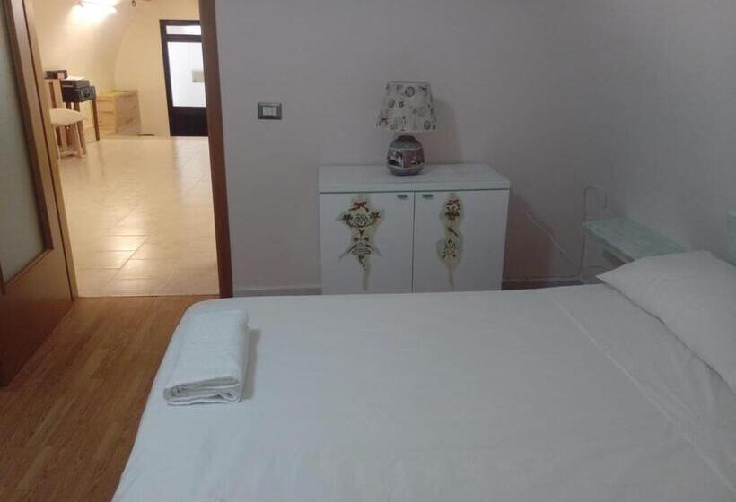 Семейный Номер, Residenza L'orologio