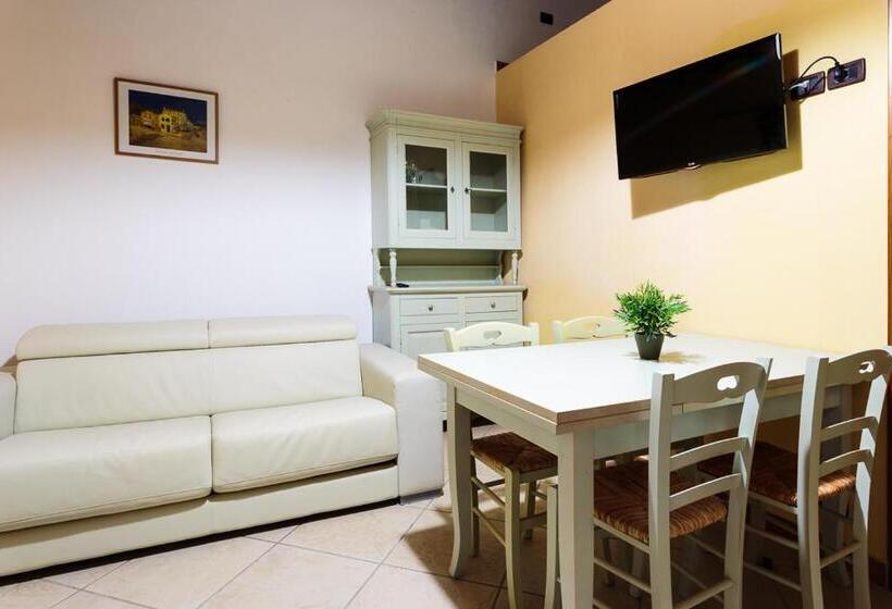 带1个卧室的带阳台的公寓, Il Doccino