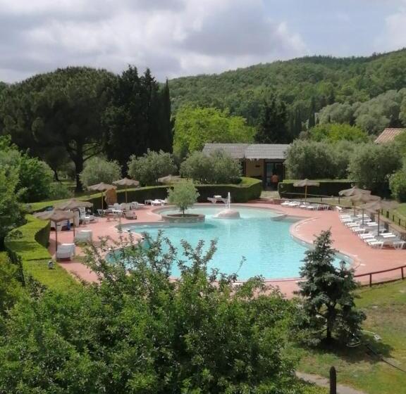 带花园景观的标准洋房, Il Doccino