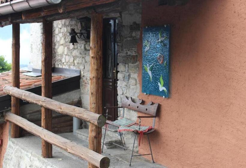 חדר סטנדרט לארבעה, Agriturismo La Nevera