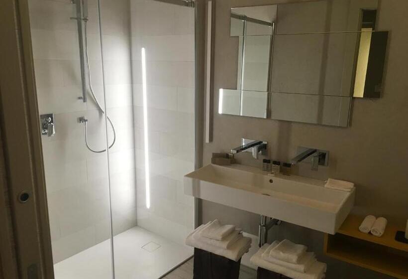 سوییت, 4478 Mountain Lodge