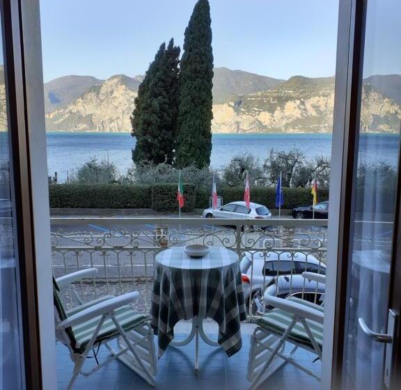 Standard studio with lake view, Residence Le Palme Appartamenti