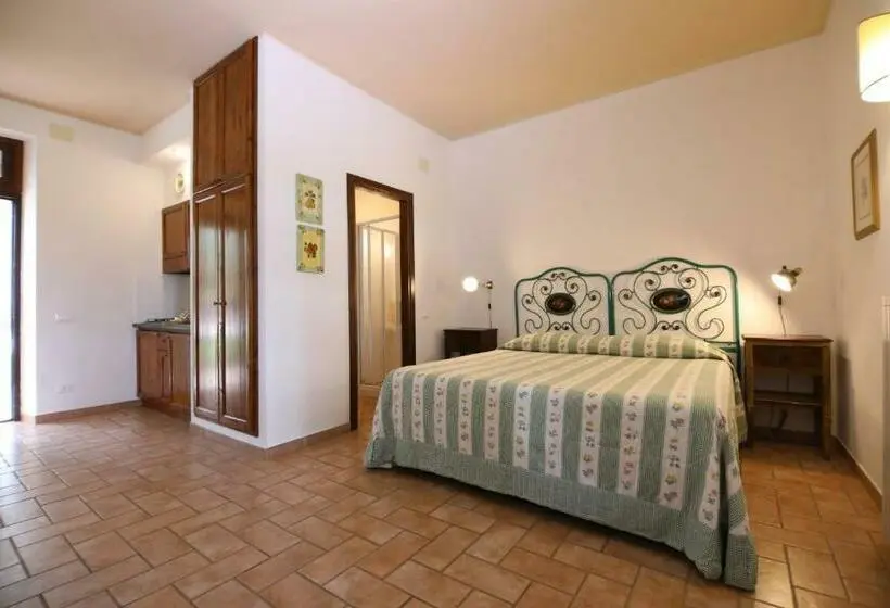 スタンダードスタジオ, Agriturismo Arlena