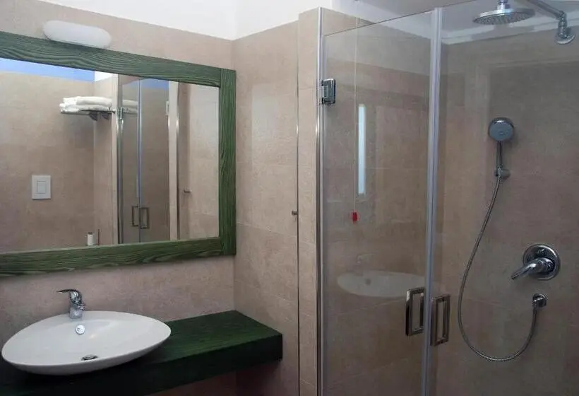 Triple Room Sea View, Villa Cirimarco