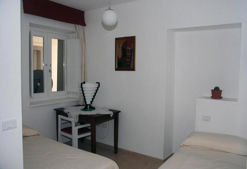 Четырехместный Номер Стандарт Вид на Море, Villa Cirimarco