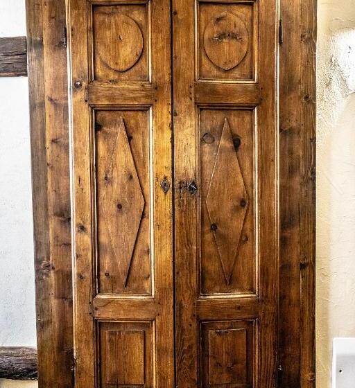 اتاق سوپریور با بالکن, Domus Antica Aosta