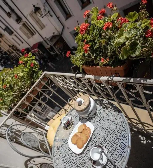 Superior suite with balcony, Domus Antica Aosta