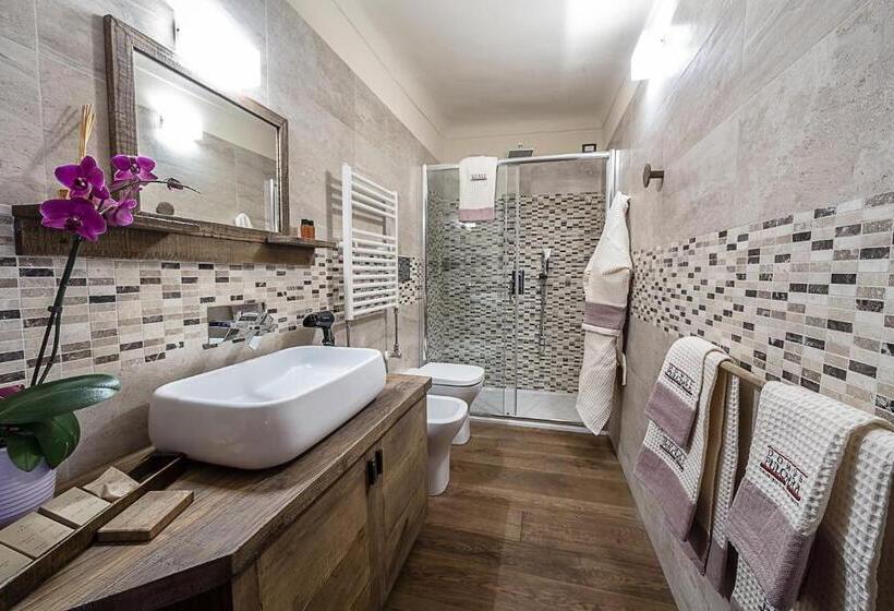 اتاق لوکس با بالکن, Domus Antica Aosta