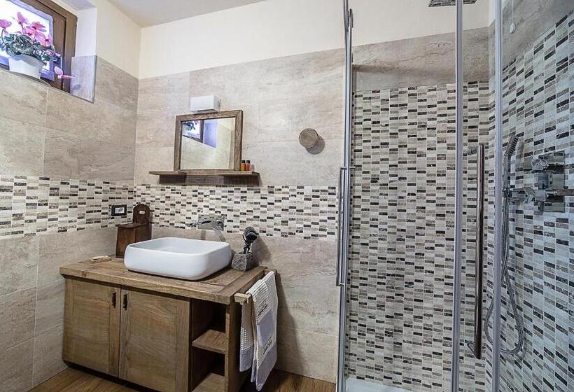 اتاق لوکس, Domus Antica Aosta