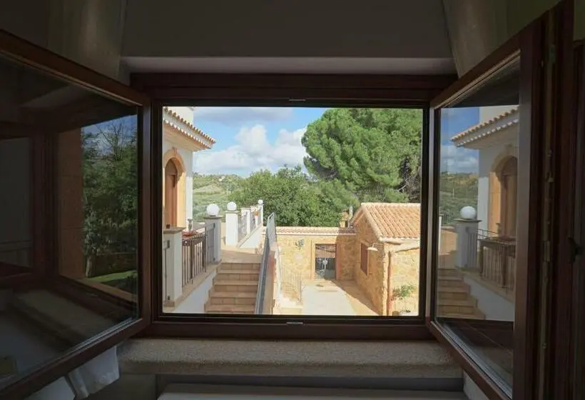 スタンダードトリプルルーム, Agriturismo Feudo Muxarello