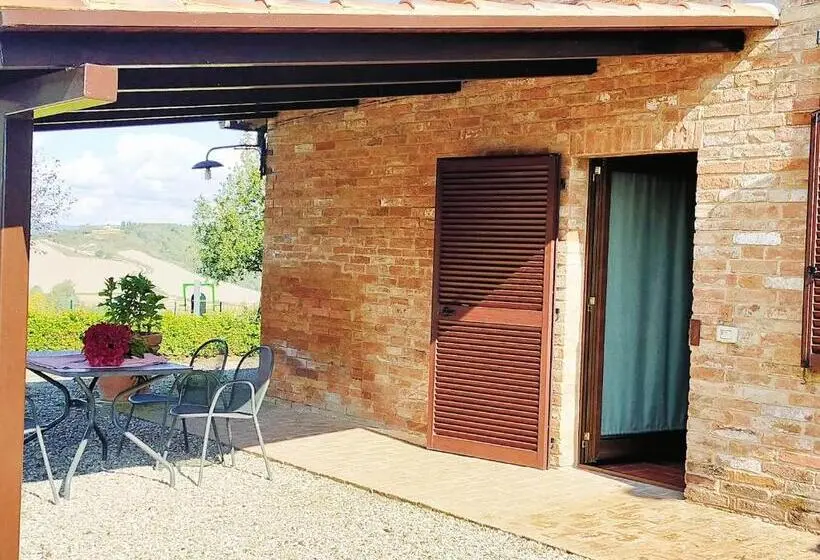 プールの見える1ベッドルームアパートメント, San Lorenzo Agriturismo