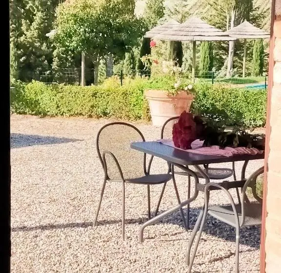 プールの見える1ベッドルームアパートメント, San Lorenzo Agriturismo