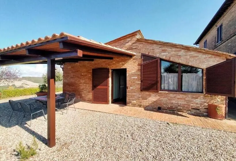 プールの見える1ベッドルームアパートメント, San Lorenzo Agriturismo