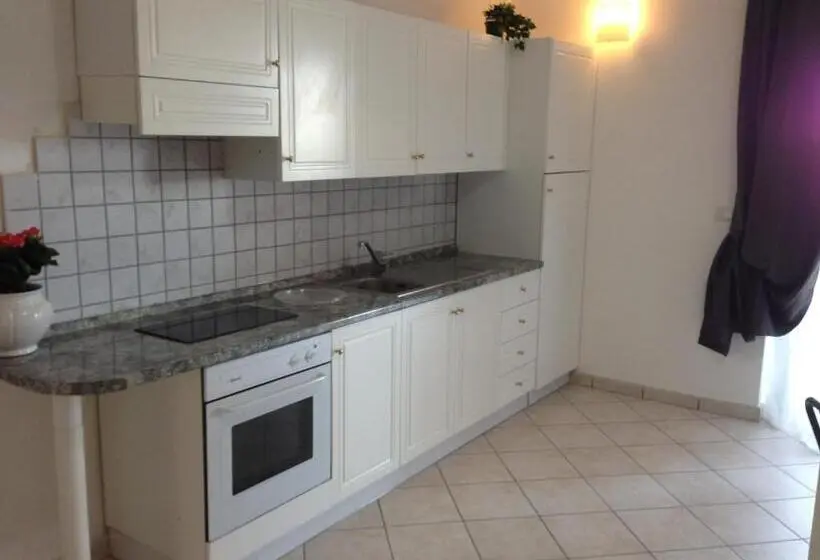 Classic Kolmen Hengen Huone, Residence Candeloro