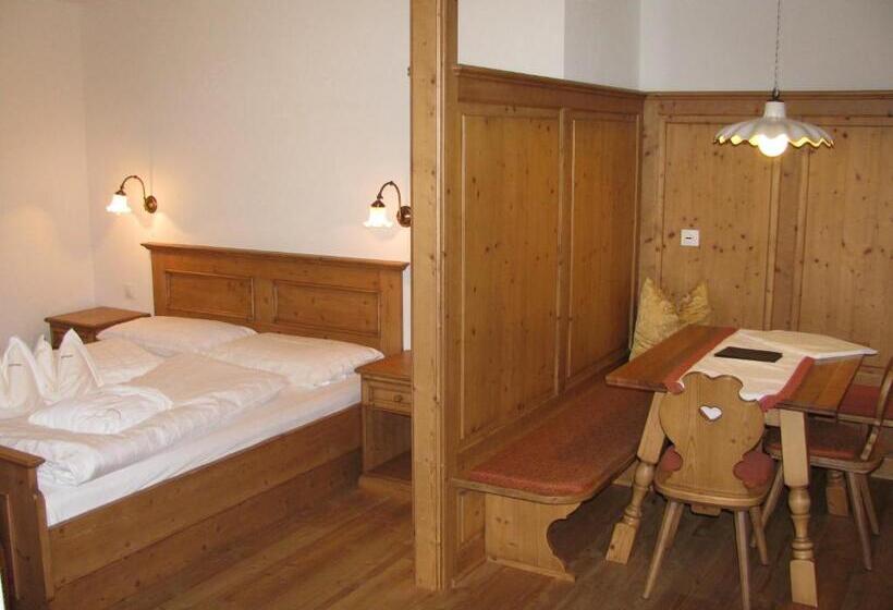 Студио Стандарт с Балконом, Residence Rosarela