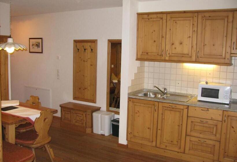 Студио Стандарт с Балконом, Residence Rosarela