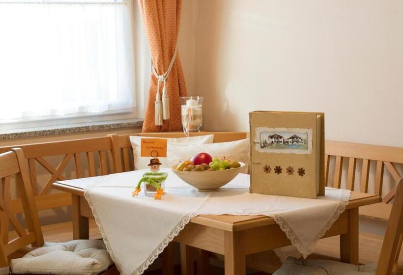 Апартаменты 1 Спальня, Gutshof Sinn