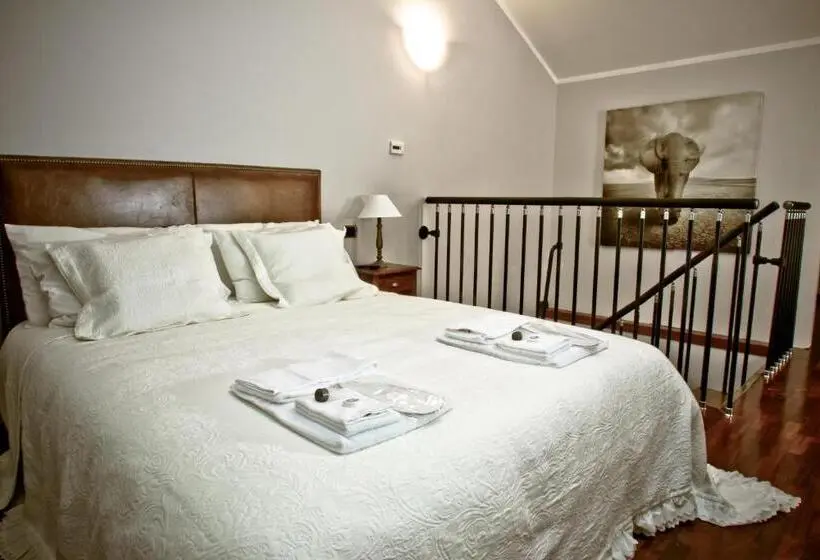 Ullakkohuone, Borgo Manzoni Charming House