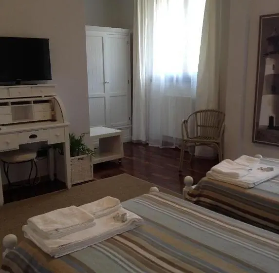Comfort Kolmen Hengen Huone, Borgo Manzoni Charming House
