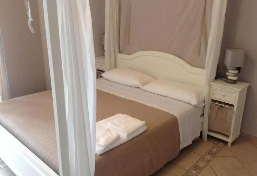 Deluxe Neljän Hengen Huone, Borgo Manzoni Charming House