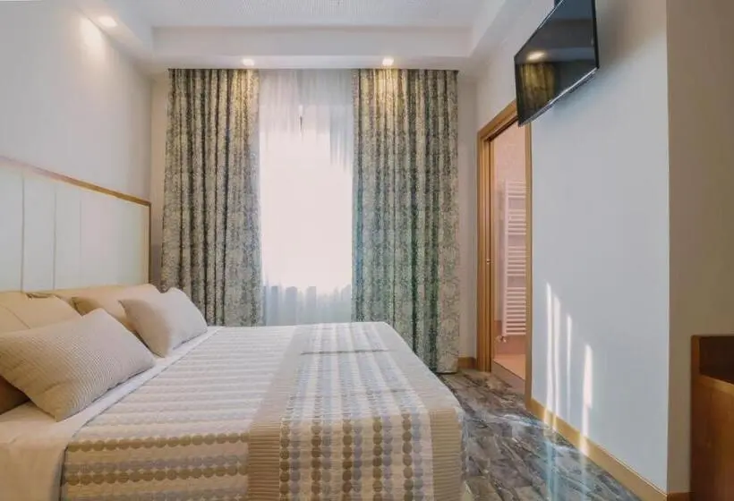 Habitació Estàndard, Piccolo